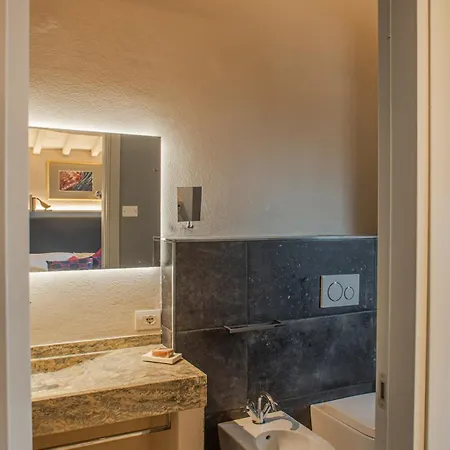 Nocleg ze śniadaniem Relais Borgo Elissa *