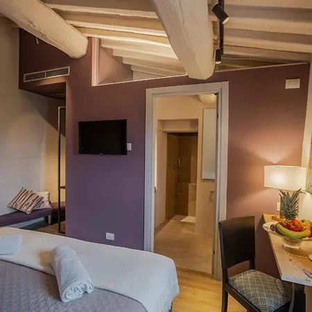 Nocleg ze śniadaniem Relais Borgo Elissa *